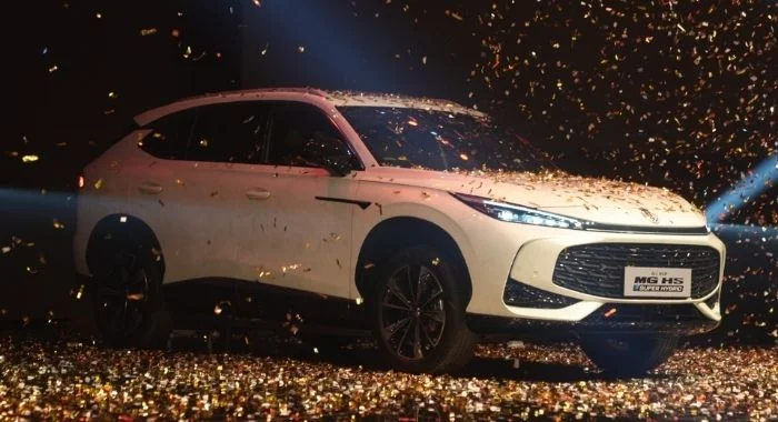 MG HS Super Hybrid SUV showcased in Pakistan, highlighting MG’s advanced hybrid technology and premium mobility experience.